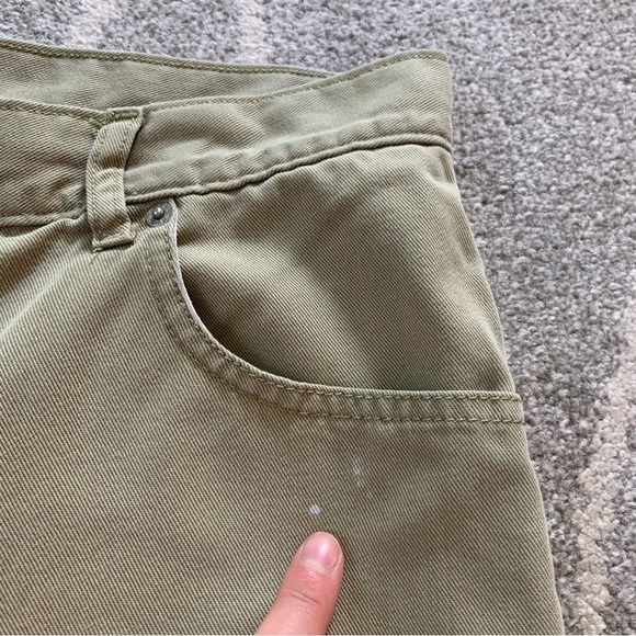 Levi’s Faded Olive Green Vintage Relaxed Fit High Waist 550 Jean Shorts - Picture 3 of 5